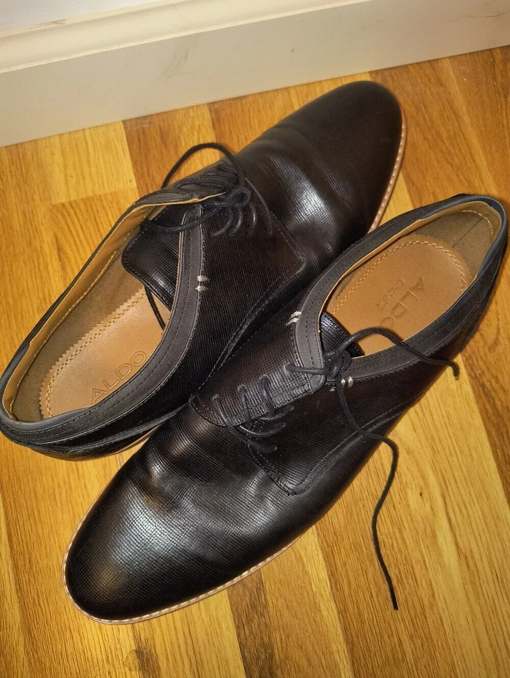 Aldo sleek black